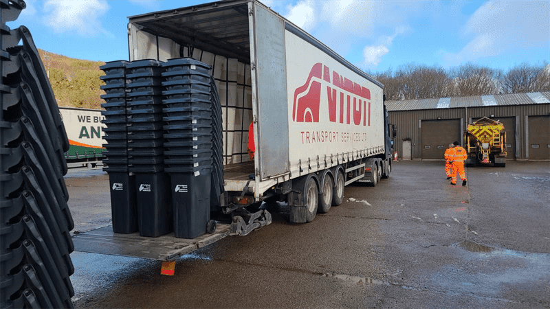 Tail Lift Deliveries by Viton Transport